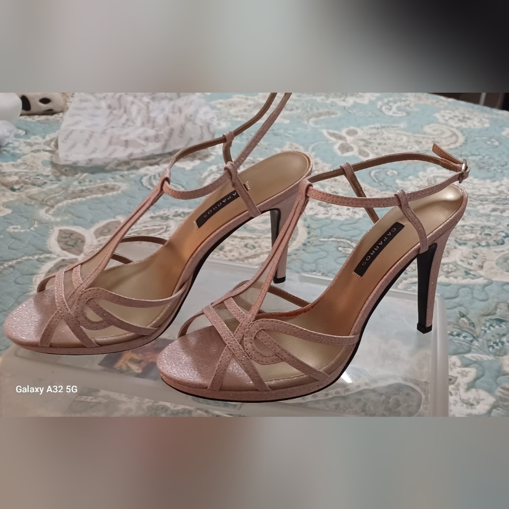 Heels - Picture 8 of 8